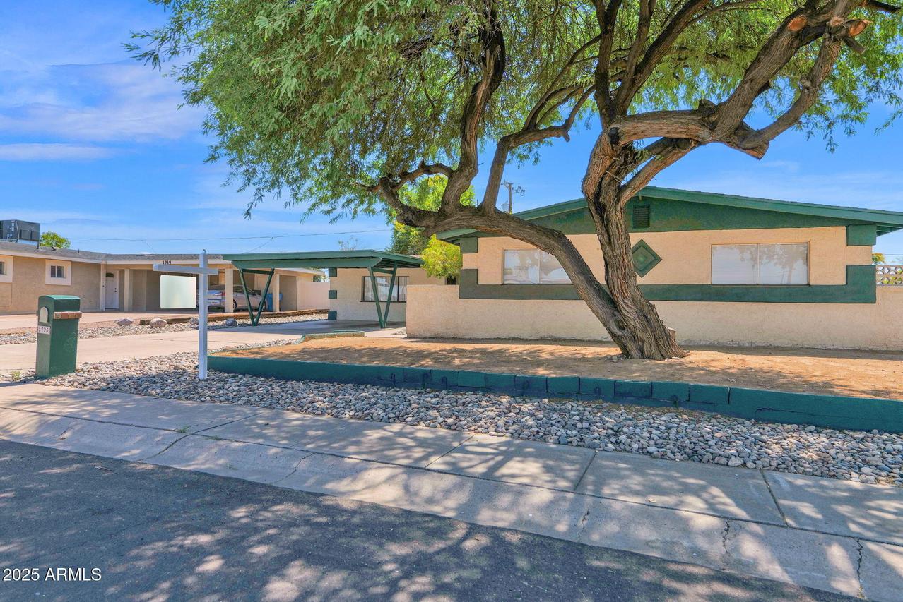1725 W Tonto Ln., Phoenix, AZ 85027