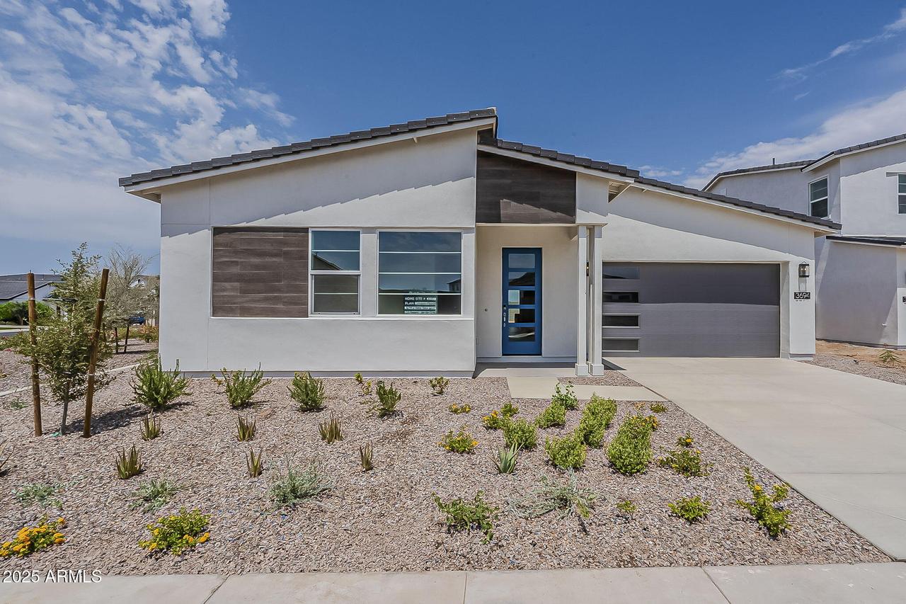 3694 W Horse Trail Way, San Tan Valley, AZ 85144