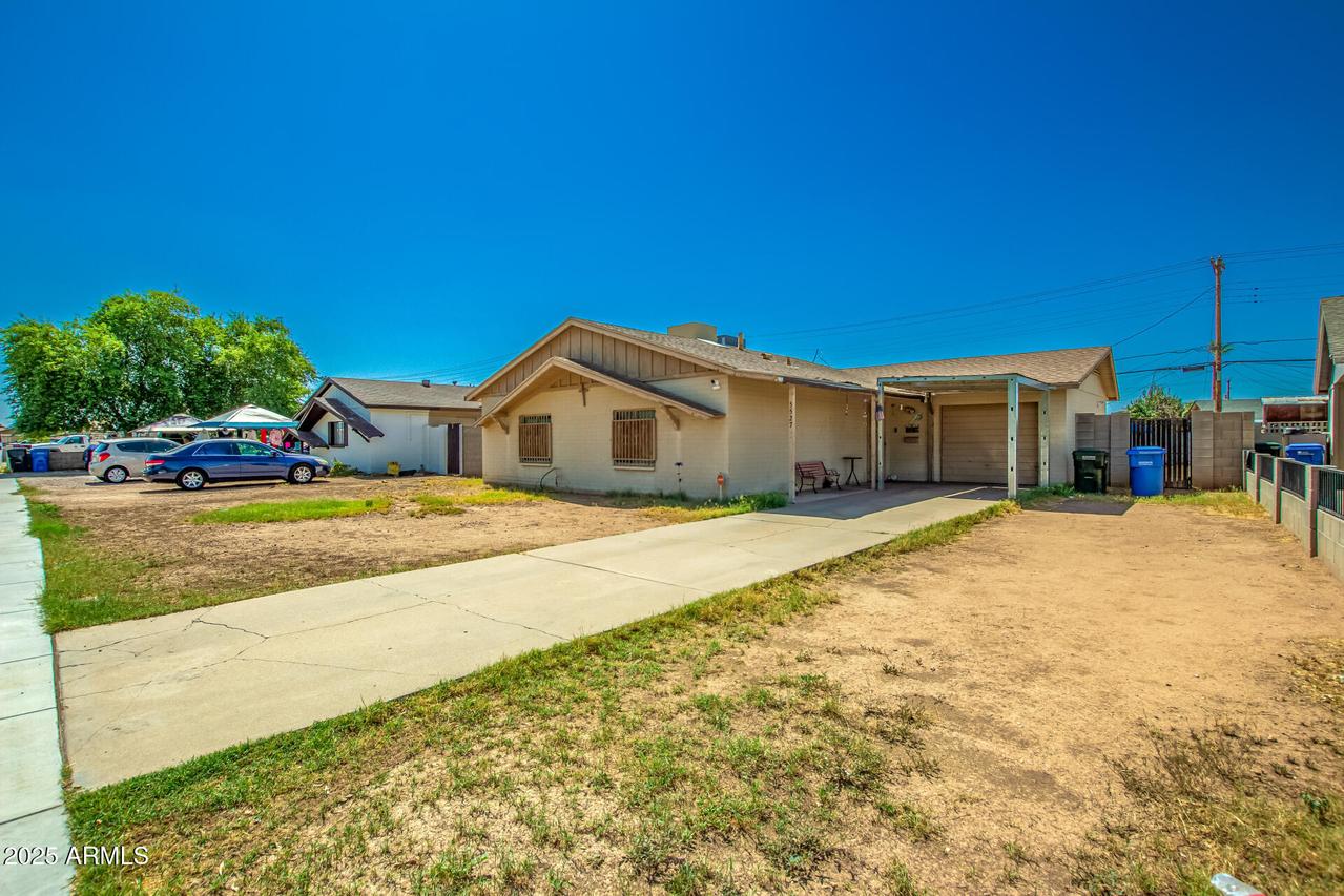 5527 W Earll Dr., Phoenix, AZ 85031
