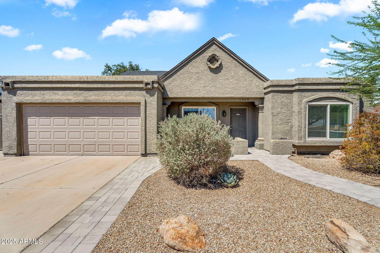 1368 E Wickieup Ln., Phoenix, AZ 85024