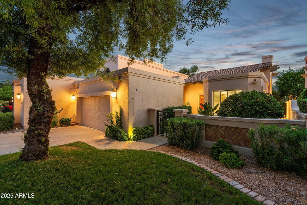 10061 E Turquoise Ave., Scottsdale, AZ 85258