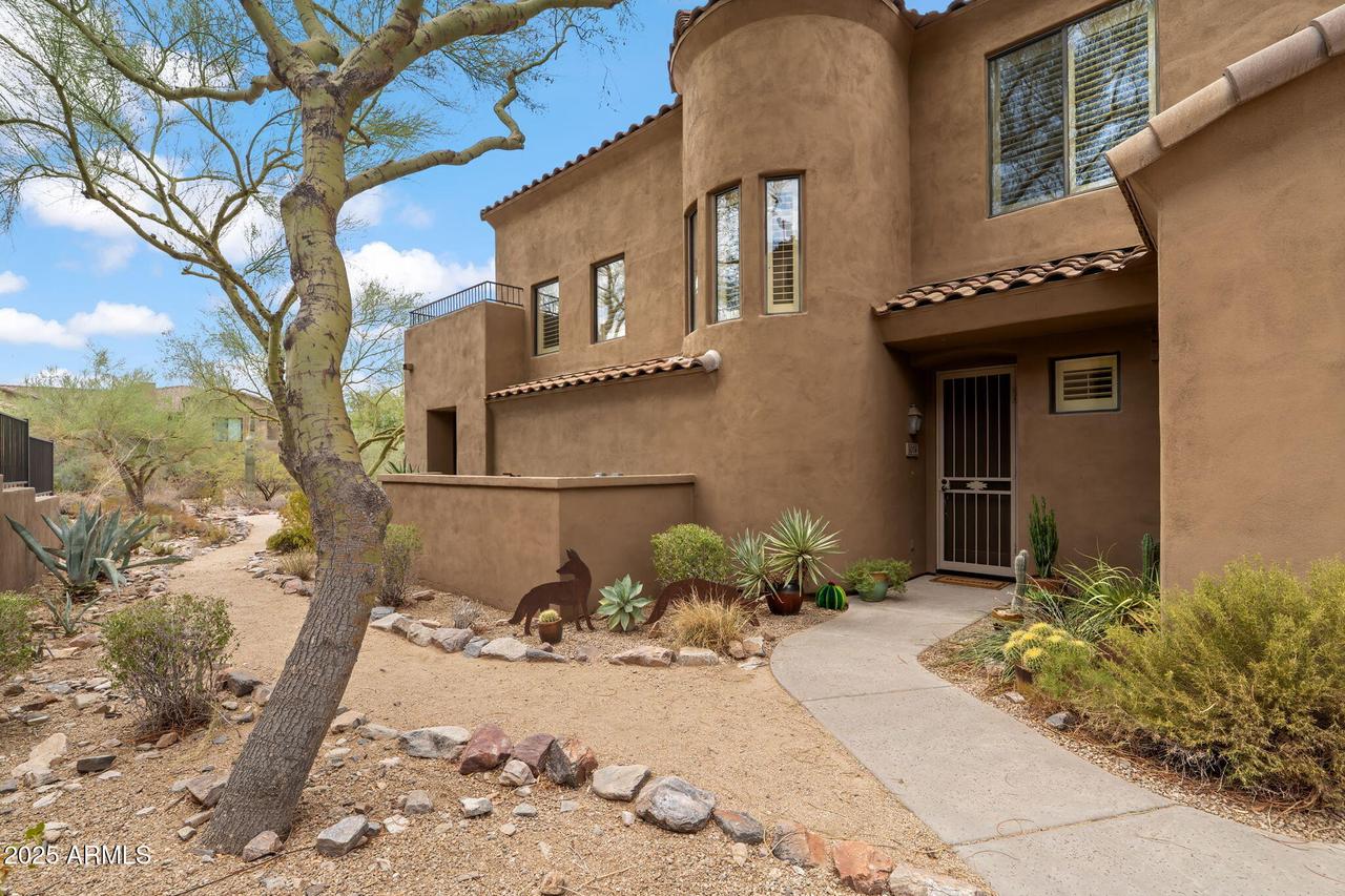 16600 N Thompson Peak Pkwy. #1074, Scottsdale, AZ 85260