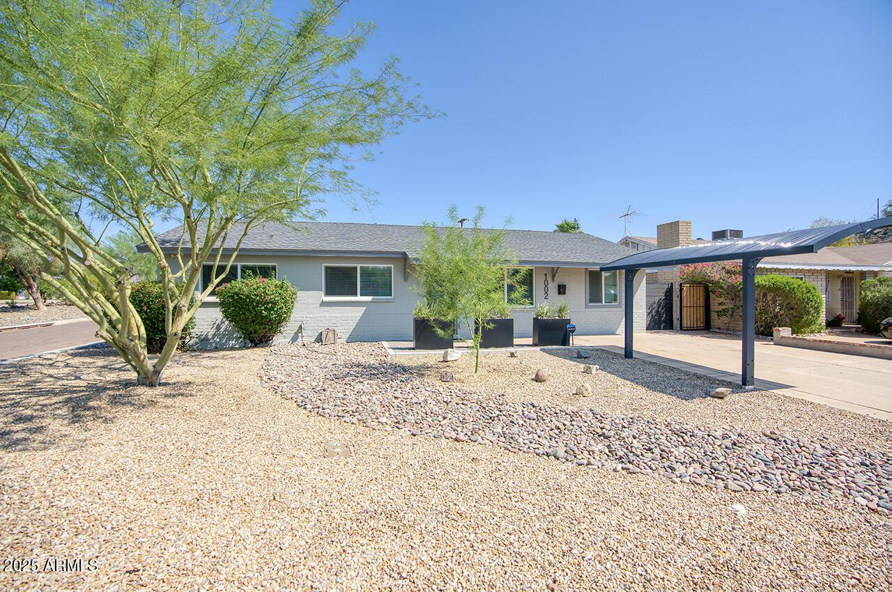 1002 E Butler Dr., Phoenix, AZ 85020