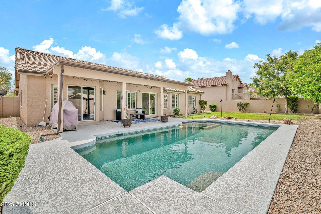 7216 W Kimberly Way, Glendale, AZ 85308