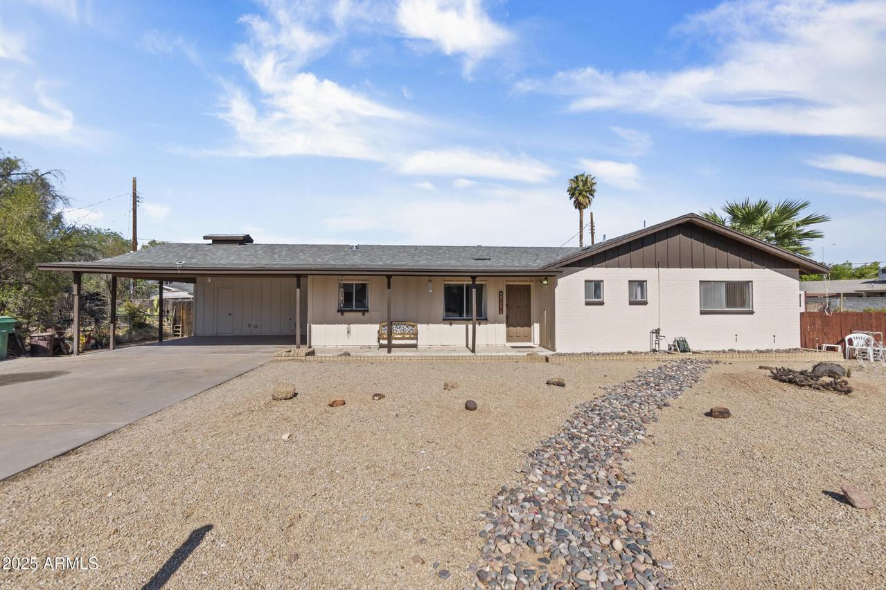 616 N Freestone Cir., Mesa, AZ 85203