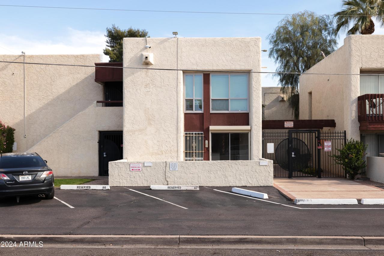3828 N 32nd St. #104, Phoenix, AZ 85018