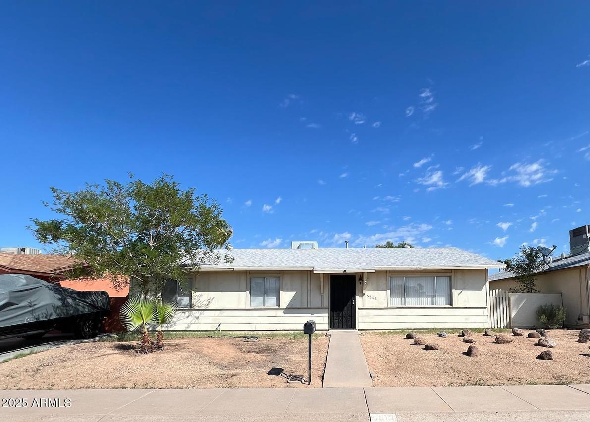5306 W Mauna Loa Ln., Glendale, AZ 85306