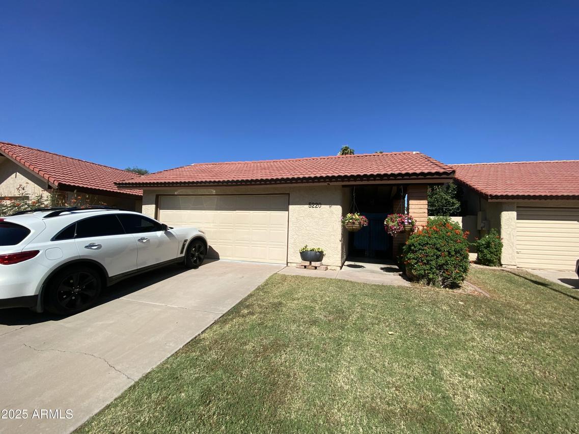 5220 E Tunder Cir., Phoenix, AZ 85044