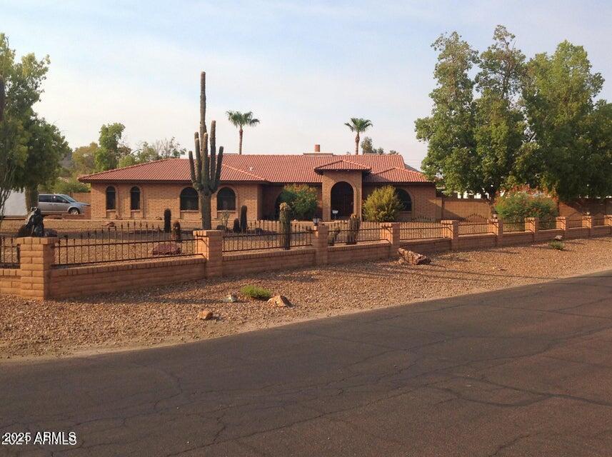23301 N 90th Dr., Peoria, AZ 85383