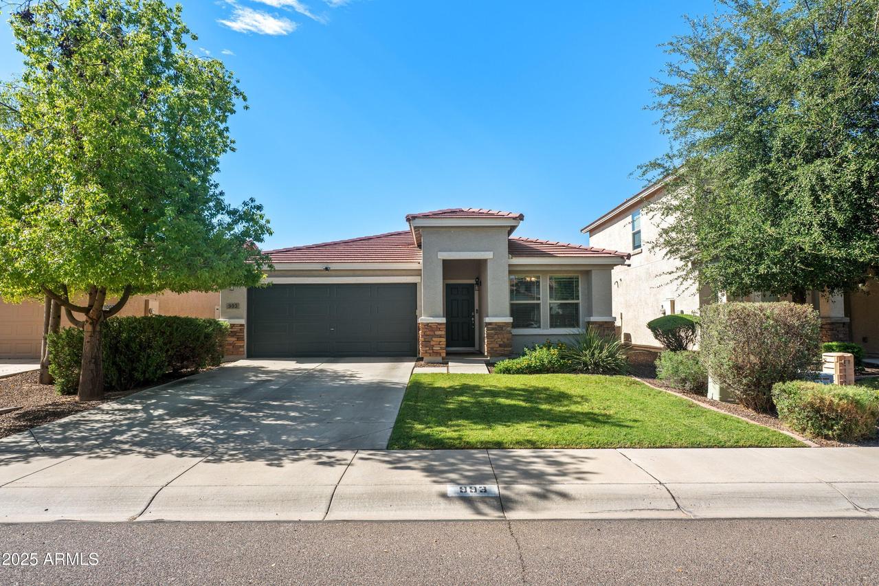 993 E Leslie Ave., San Tan Valley, AZ 85140