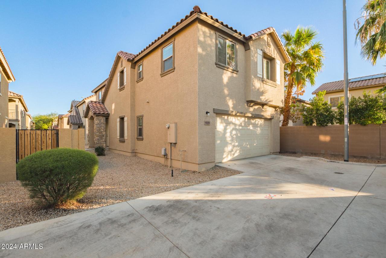 919 E Agua Fria Ln., Avondale, AZ 85323
