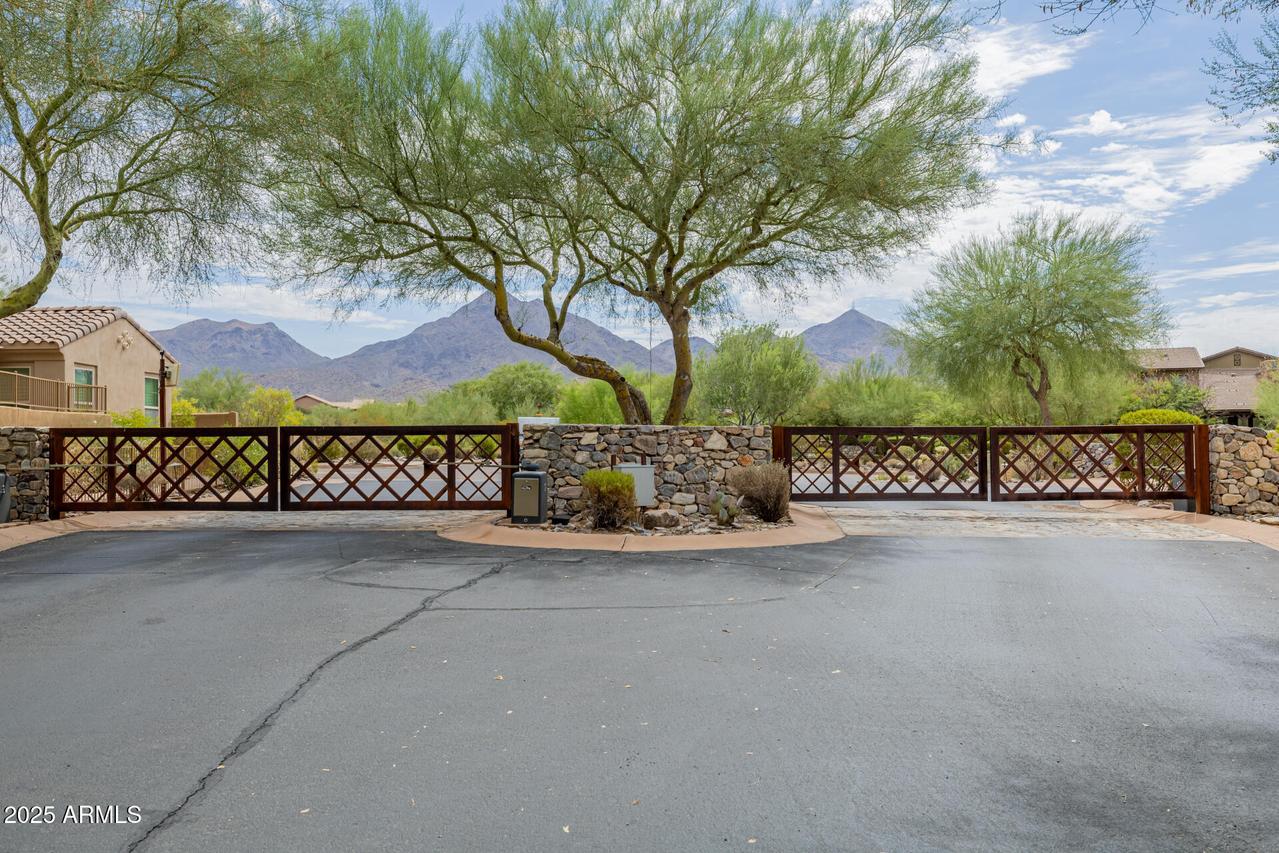 18506 N 94th St., Scottsdale, AZ 85255