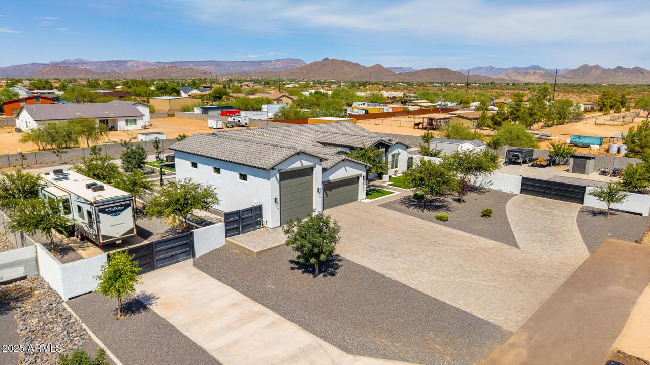 37227 N 11th Ave., Phoenix, AZ 85086