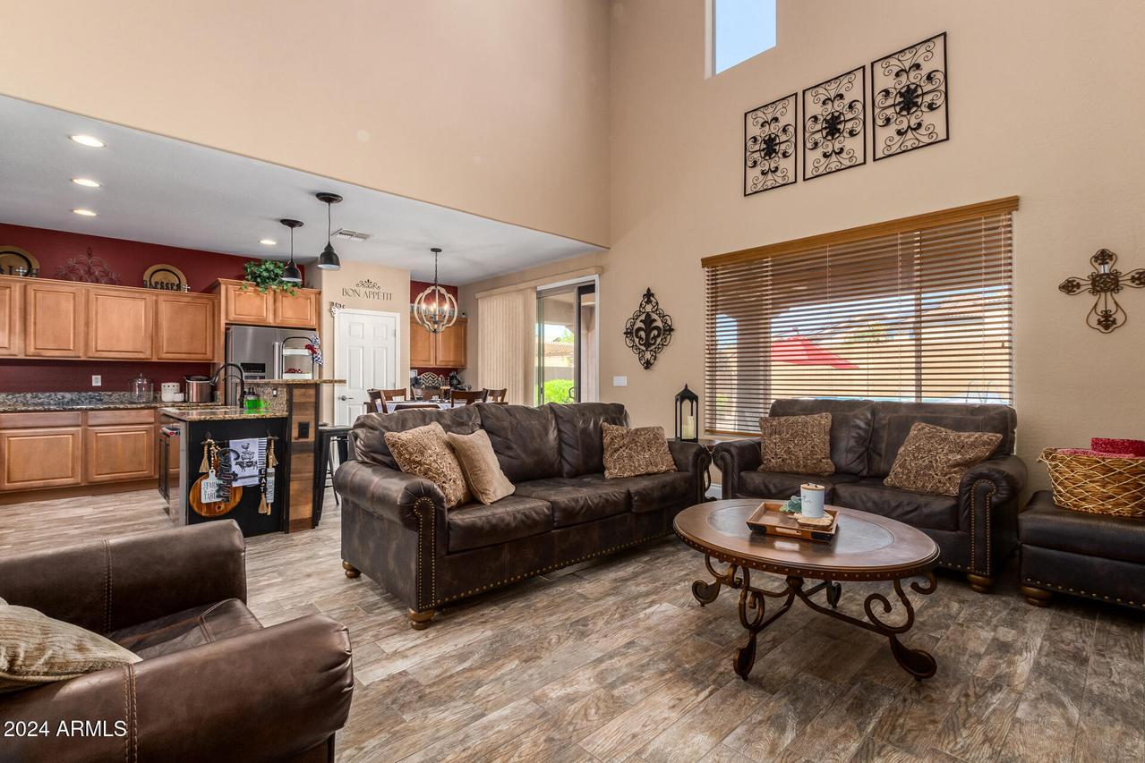 6084 W Yorktown Way, Florence, AZ 85132
