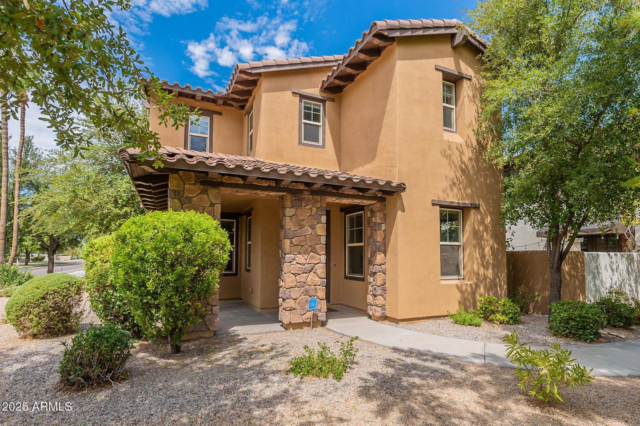 3510 E Lakewood Pkwy. #102, Phoenix, AZ 85048