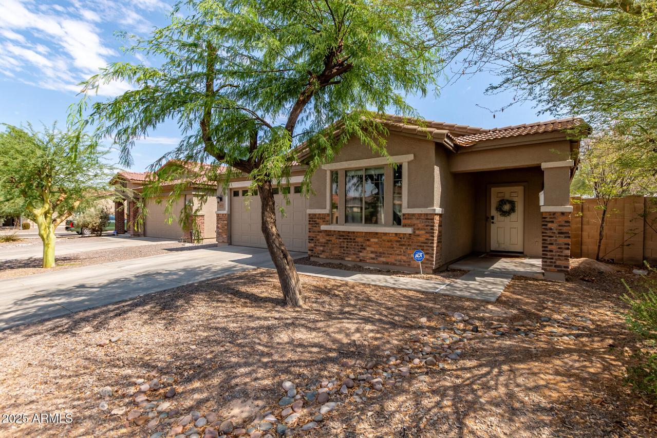 165 E Diamond Tr., San Tan Valley, AZ 85143