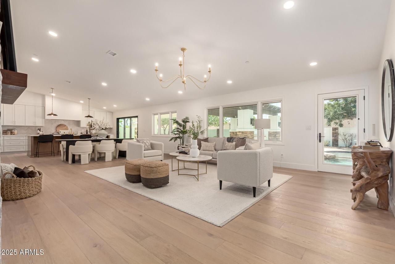10220 N 75th St., Scottsdale, AZ 85258