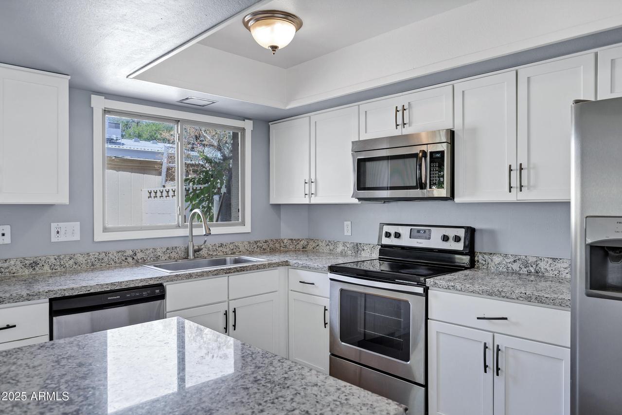 14 E Hermosa Dr., Tempe, AZ 85282
