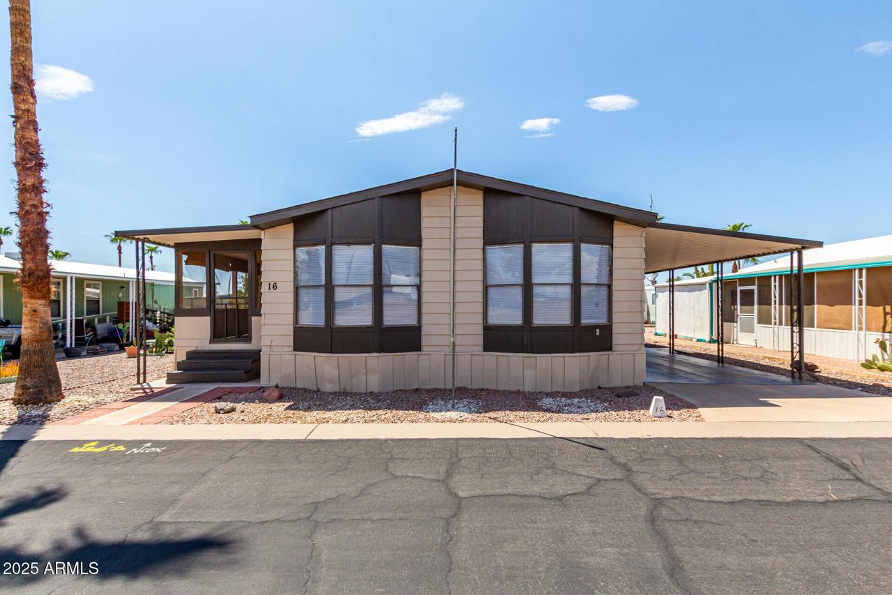 9427 E University Dr. #16, Mesa, AZ 85207
