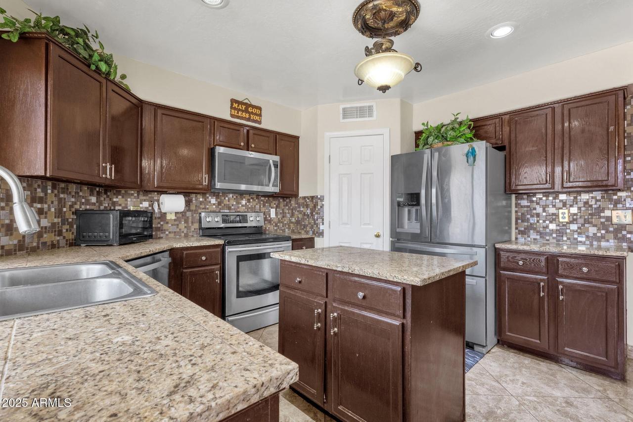 735 E Geronimo St., Chandler, AZ 85225