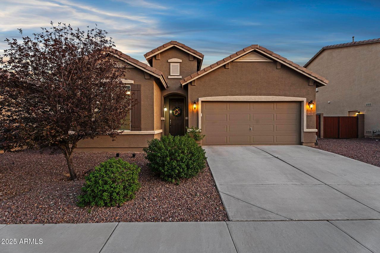 2327 W Farrier Way, San Tan Valley, AZ 85144