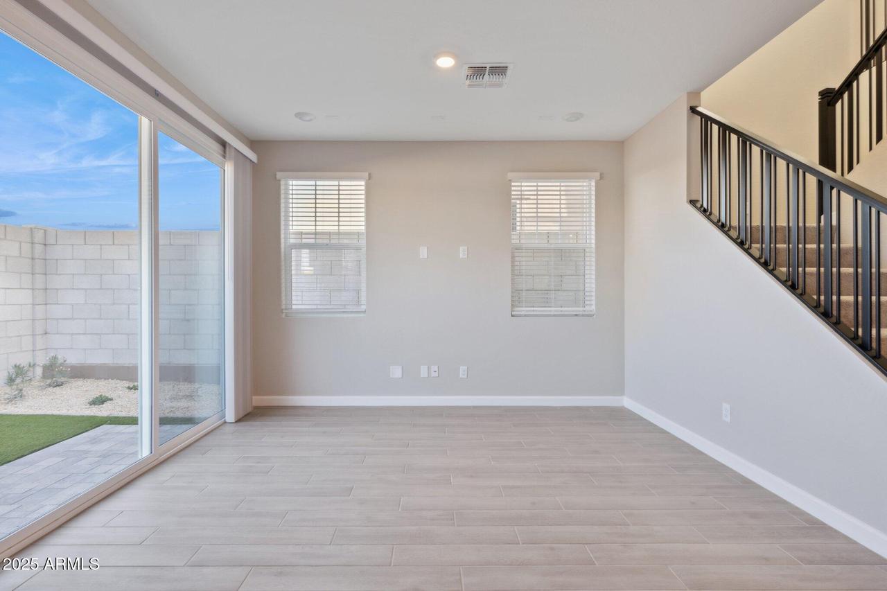 5838 E Zachary Dr., Phoenix, AZ 85054