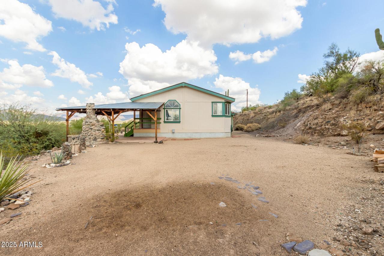 3130 W Lazy G Ranch Rd., New River, AZ 85087