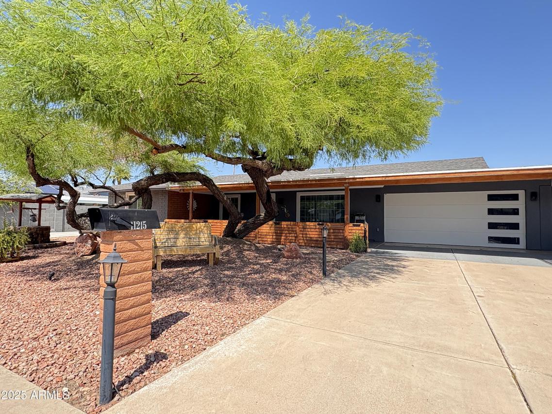 11215 N 37th Ave., Phoenix, AZ 85029