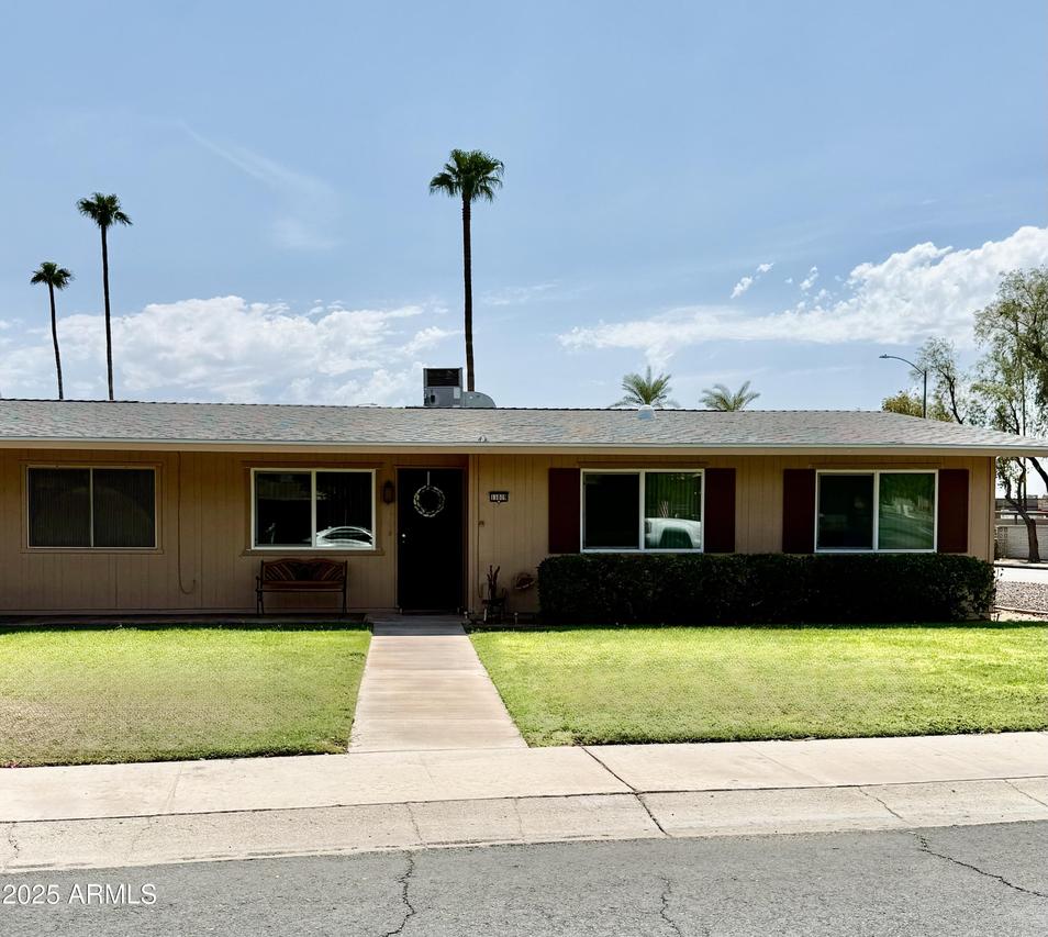 11019 W Santa Fe Dr., Sun City, AZ 85351