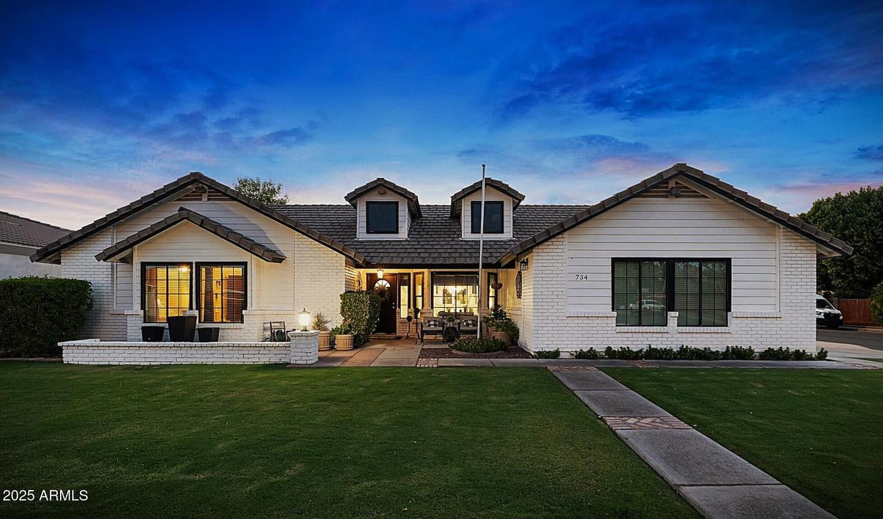 734 N 38th St., Mesa, AZ 85205