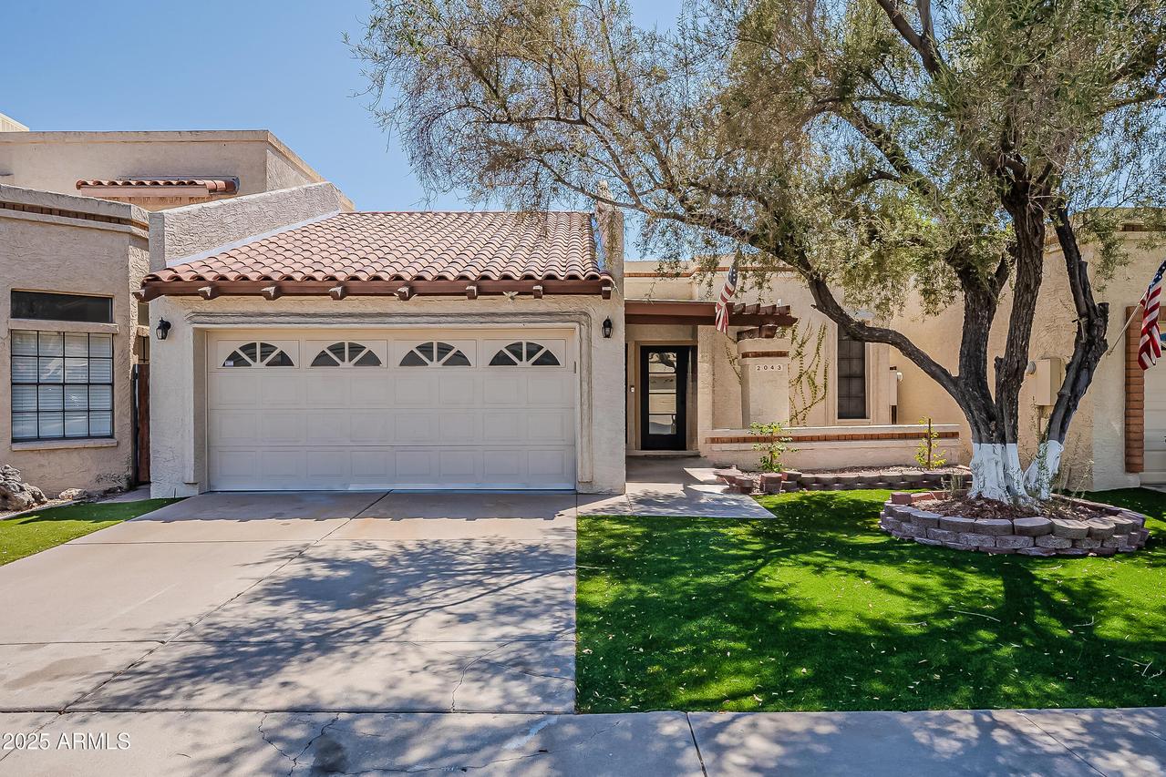 2043 W Nopal Ave., Mesa, AZ 85202