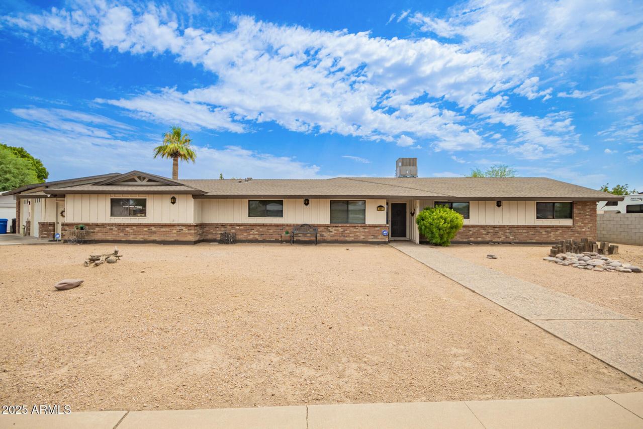 1047 E Fairfield St., Mesa, AZ 85203