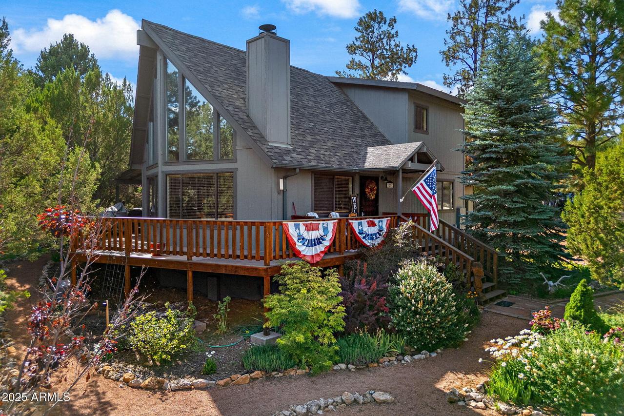 2231 Eagle Ln., Overgaard, AZ 85933