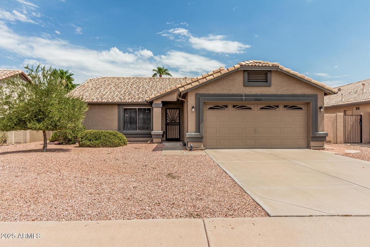 20037 N 110th Ln., Sun City, AZ 85373
