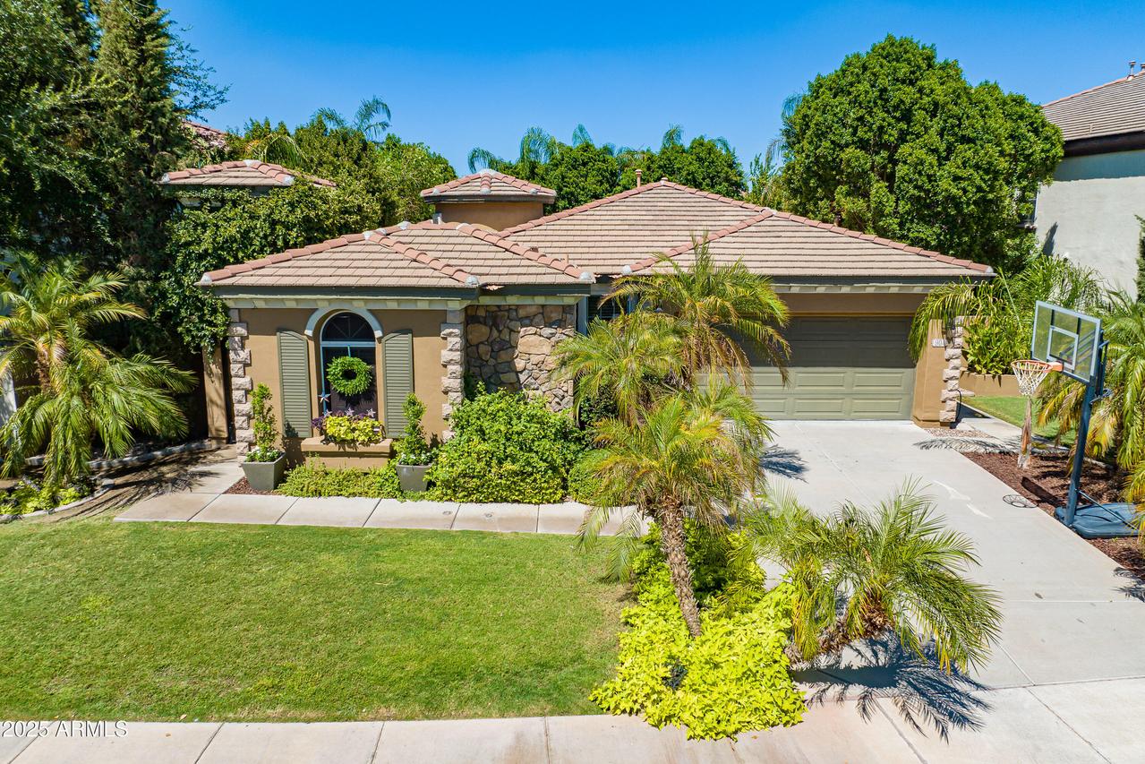904 E Mead Dr., Chandler, AZ 85249