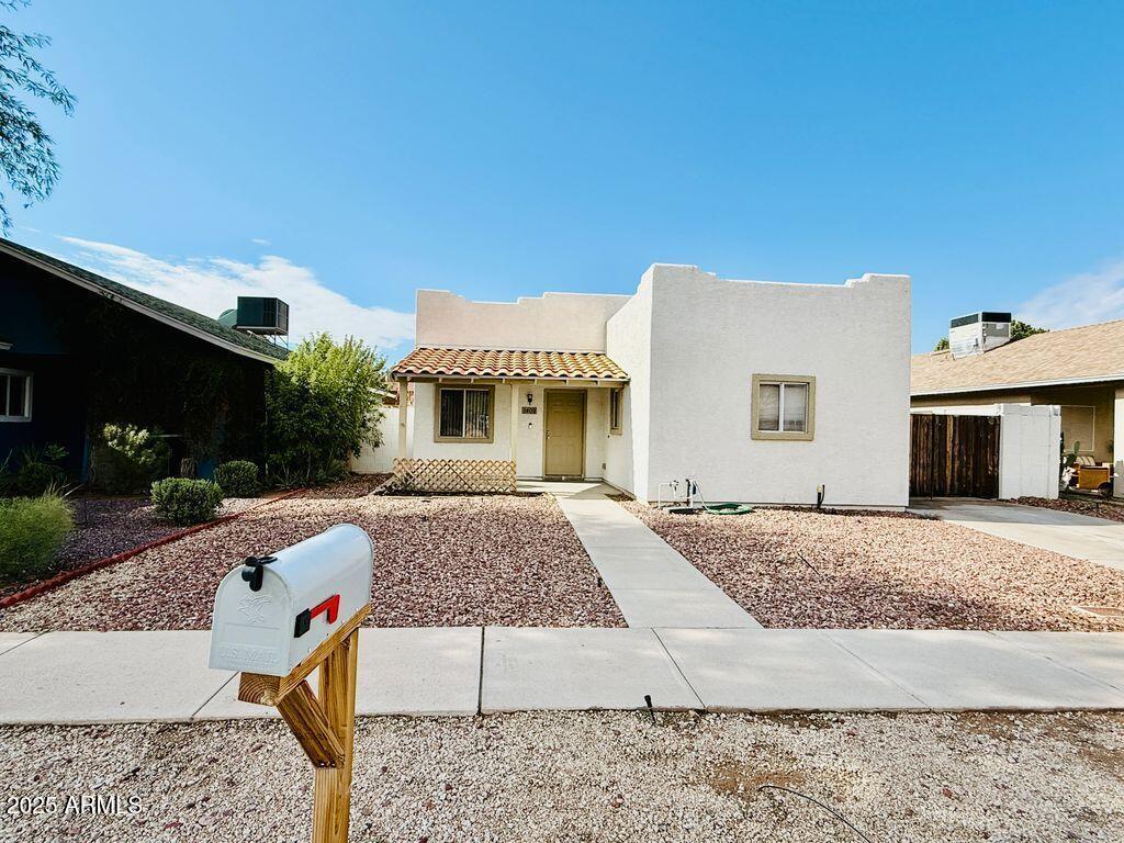 1409 E Apollo Rd., Phoenix, AZ 85042