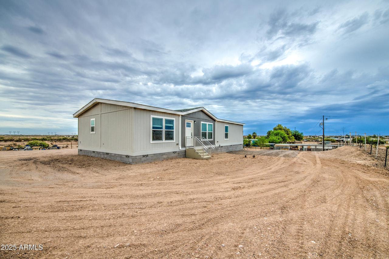 8214 S 353rd Ave., Tonopah, AZ 85354