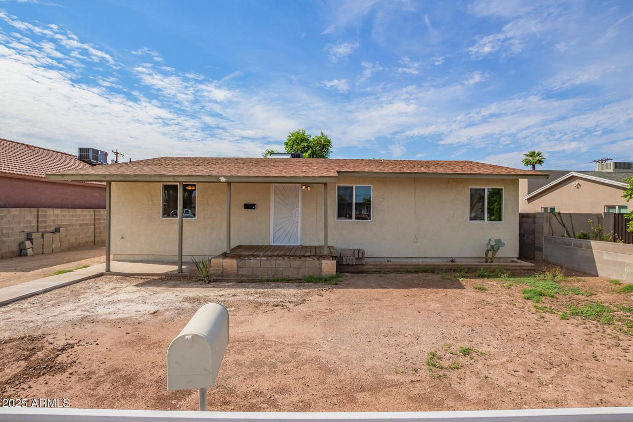 3527 W Almeria Rd., Phoenix, AZ 85009