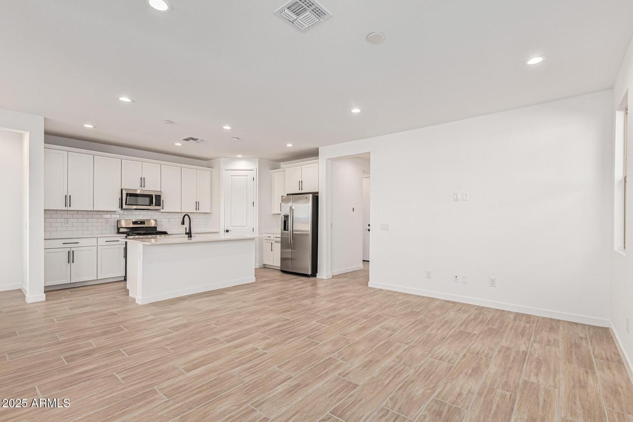 8643 S 169th Dr., Goodyear, AZ 85338