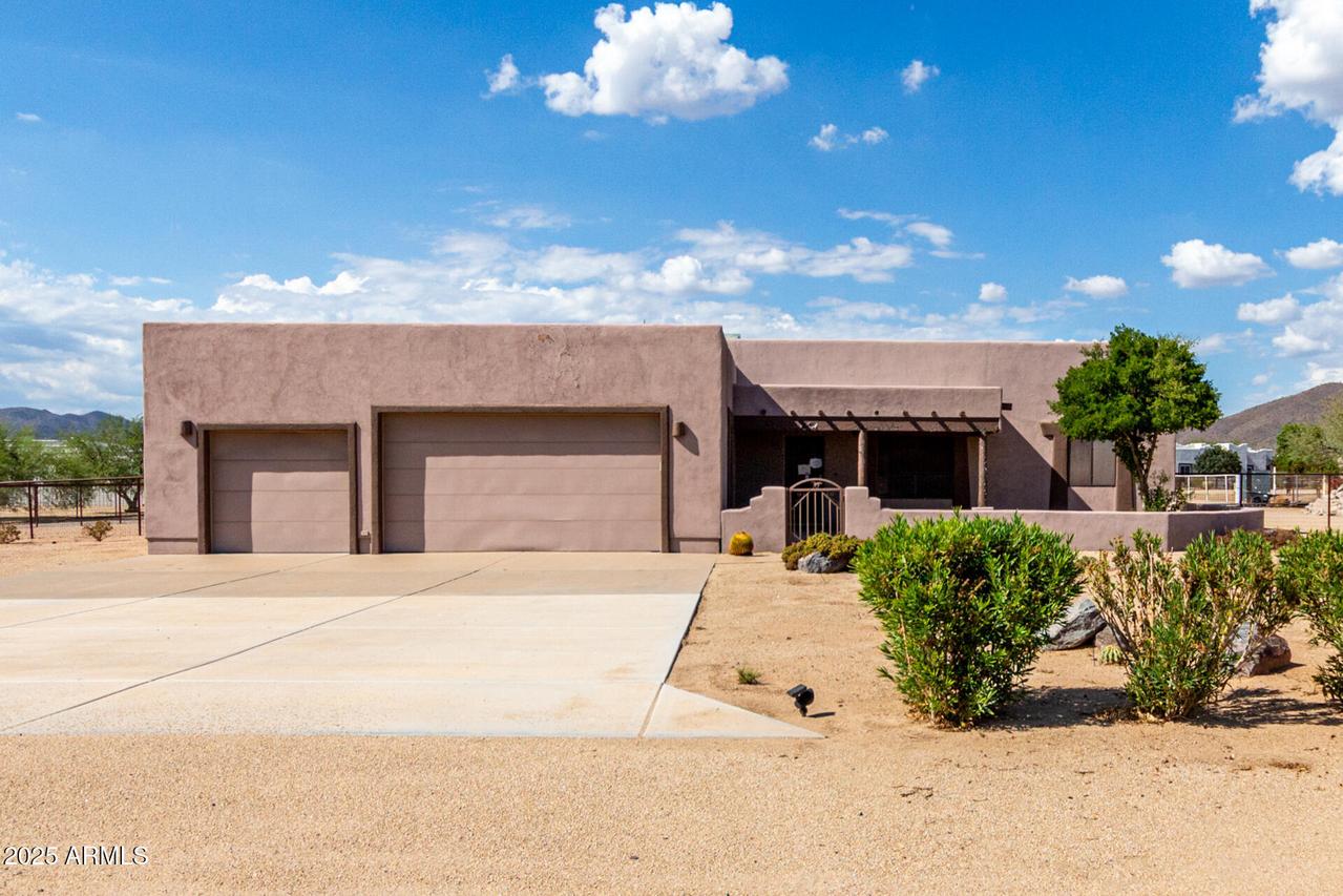934 E Carlise Rd., Phoenix, AZ 85086