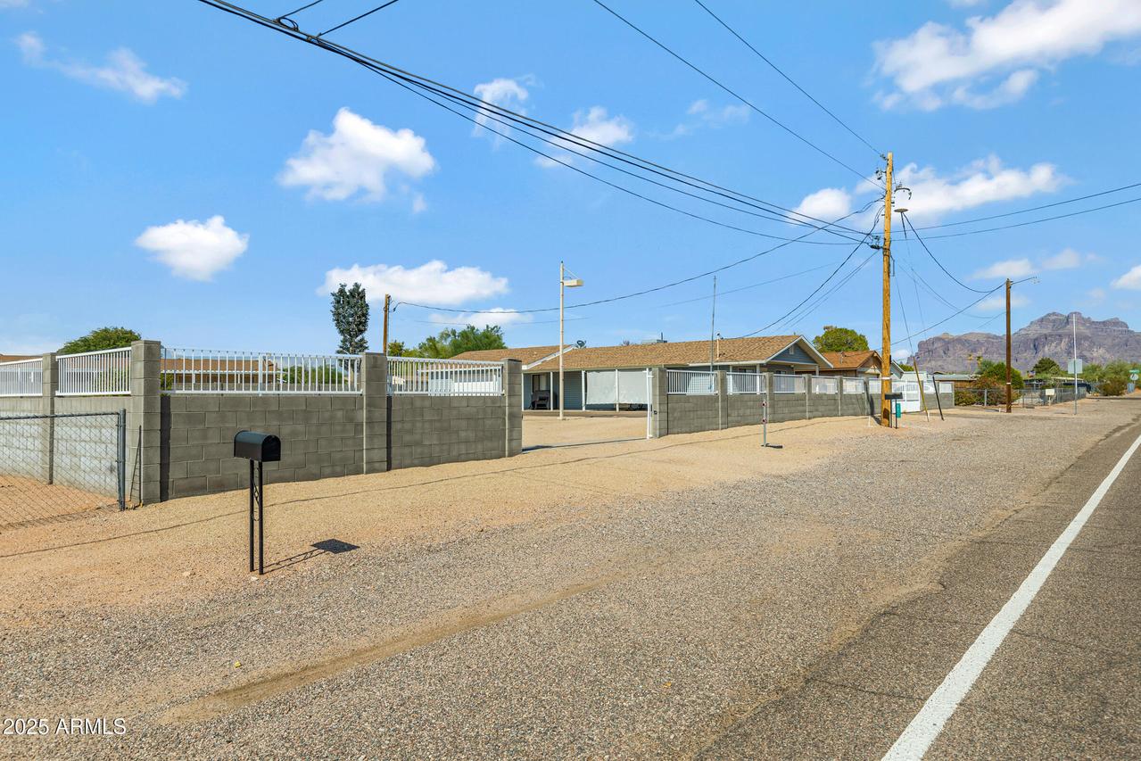 1274 W Tepee St., Apache Junction, AZ 85120