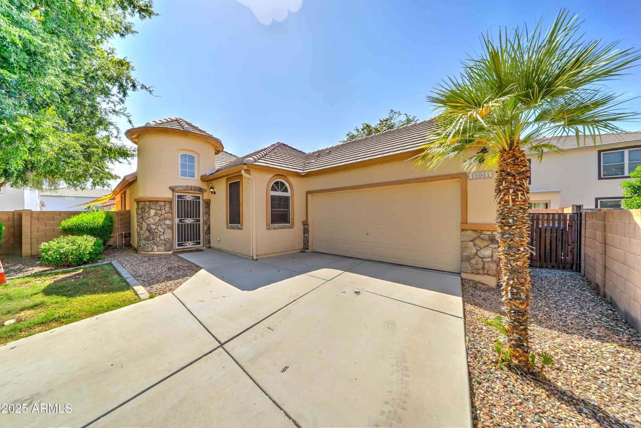 15941 N 171st Ln., Surprise, AZ 85388