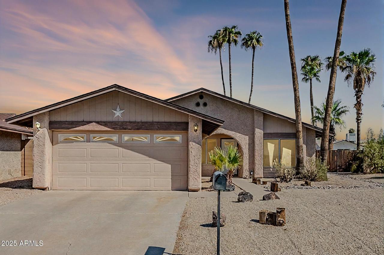 724 W Garnet Ave., Mesa, AZ 85210