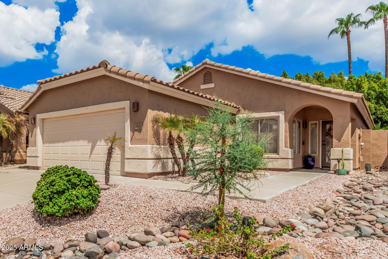 1754 W Hiddenview Dr., Phoenix, AZ 85045