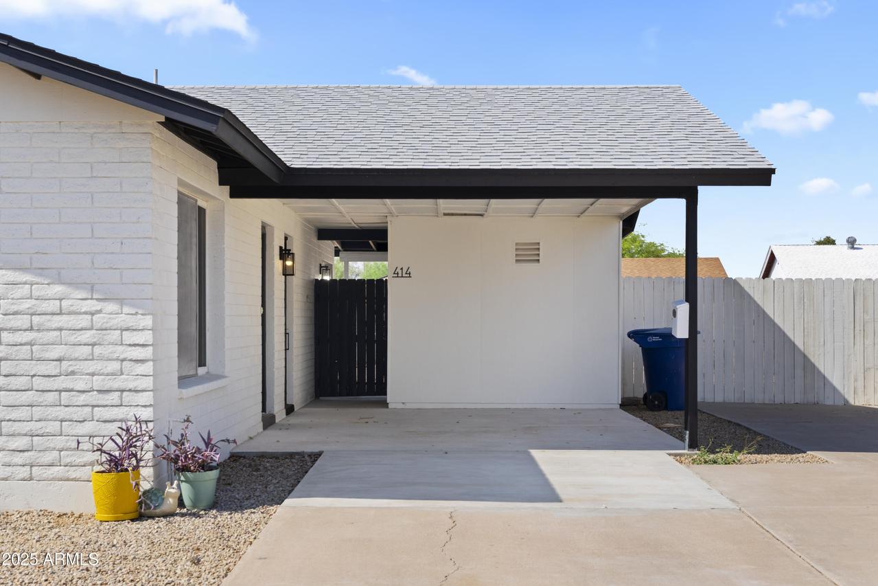 414 W Santa Cruz Dr., Tempe, AZ 85282