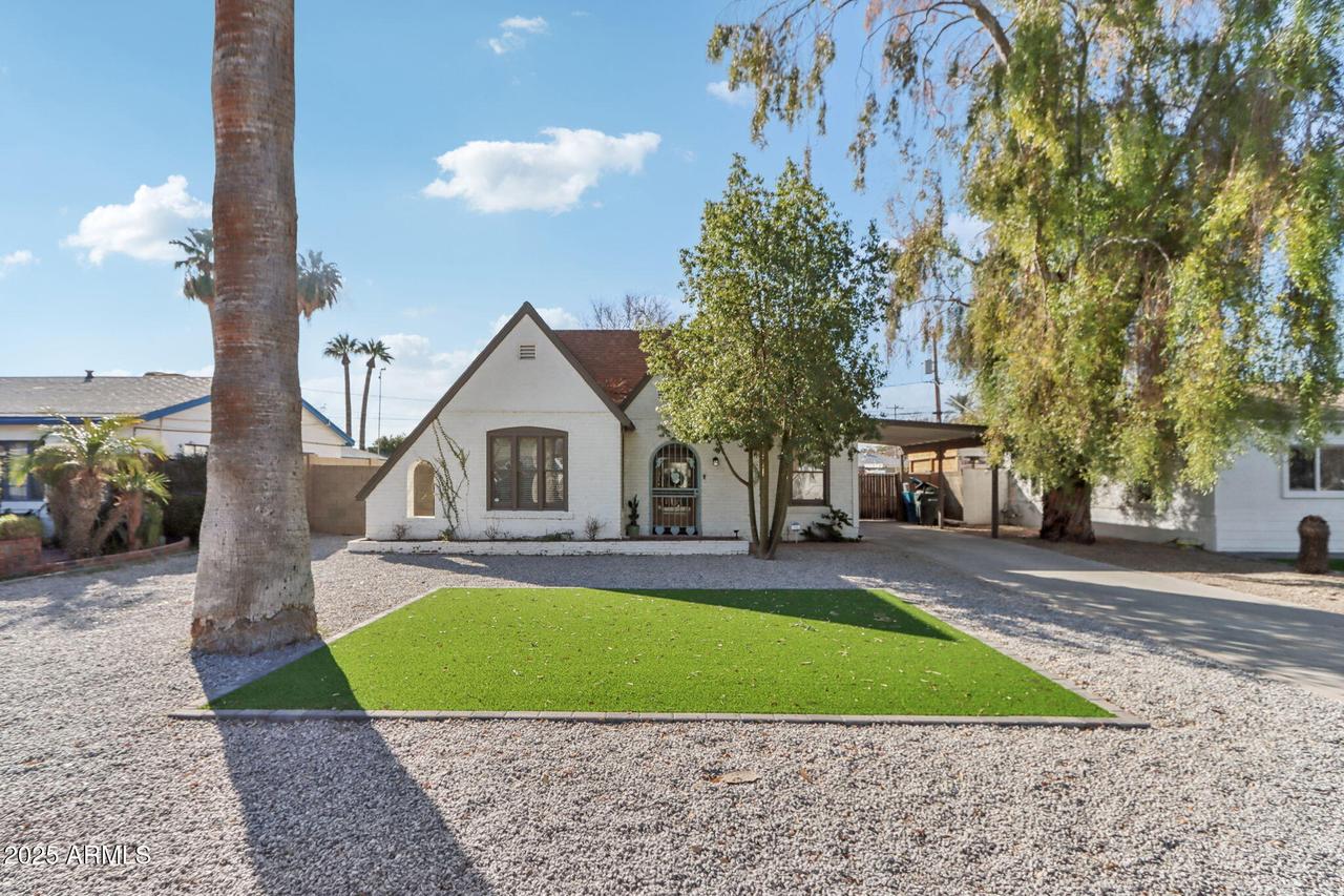 2209 E Weldon Ave., Phoenix, AZ 85016