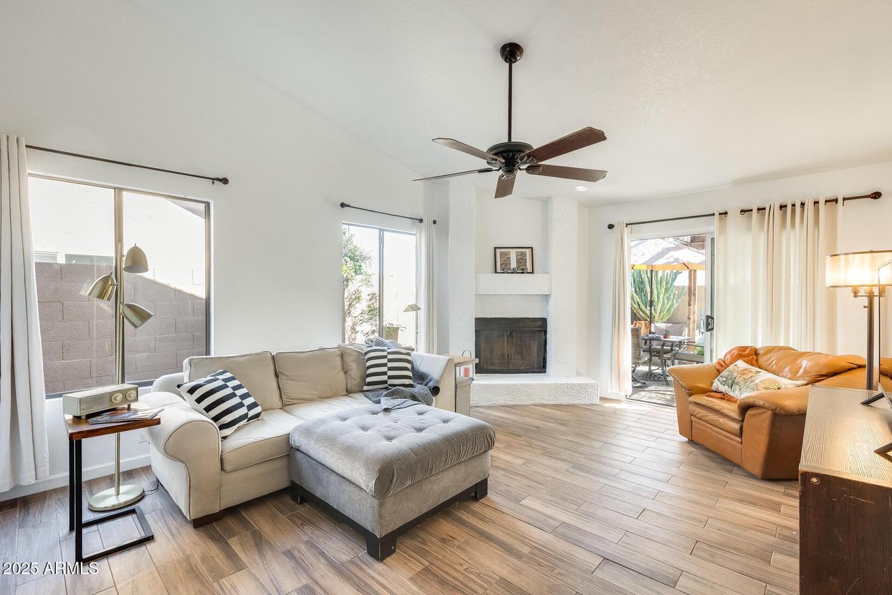 24009 N 39th Ln., Glendale, AZ 85310