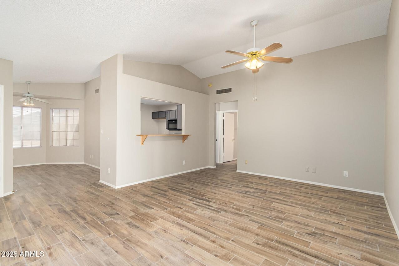6328 W Golden Ln., Glendale, AZ 85302