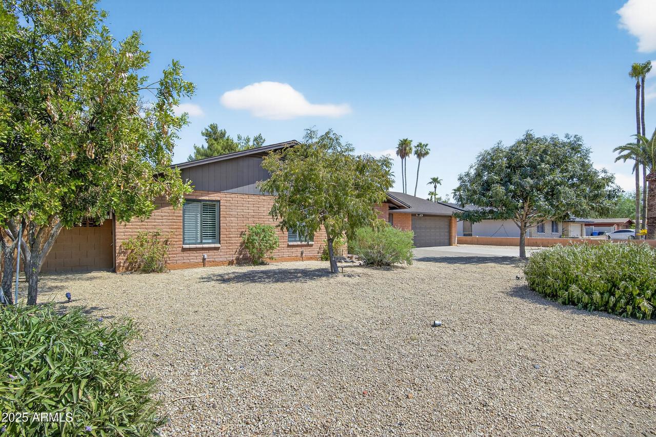 15201 N 8th Ave., Phoenix, AZ 85023