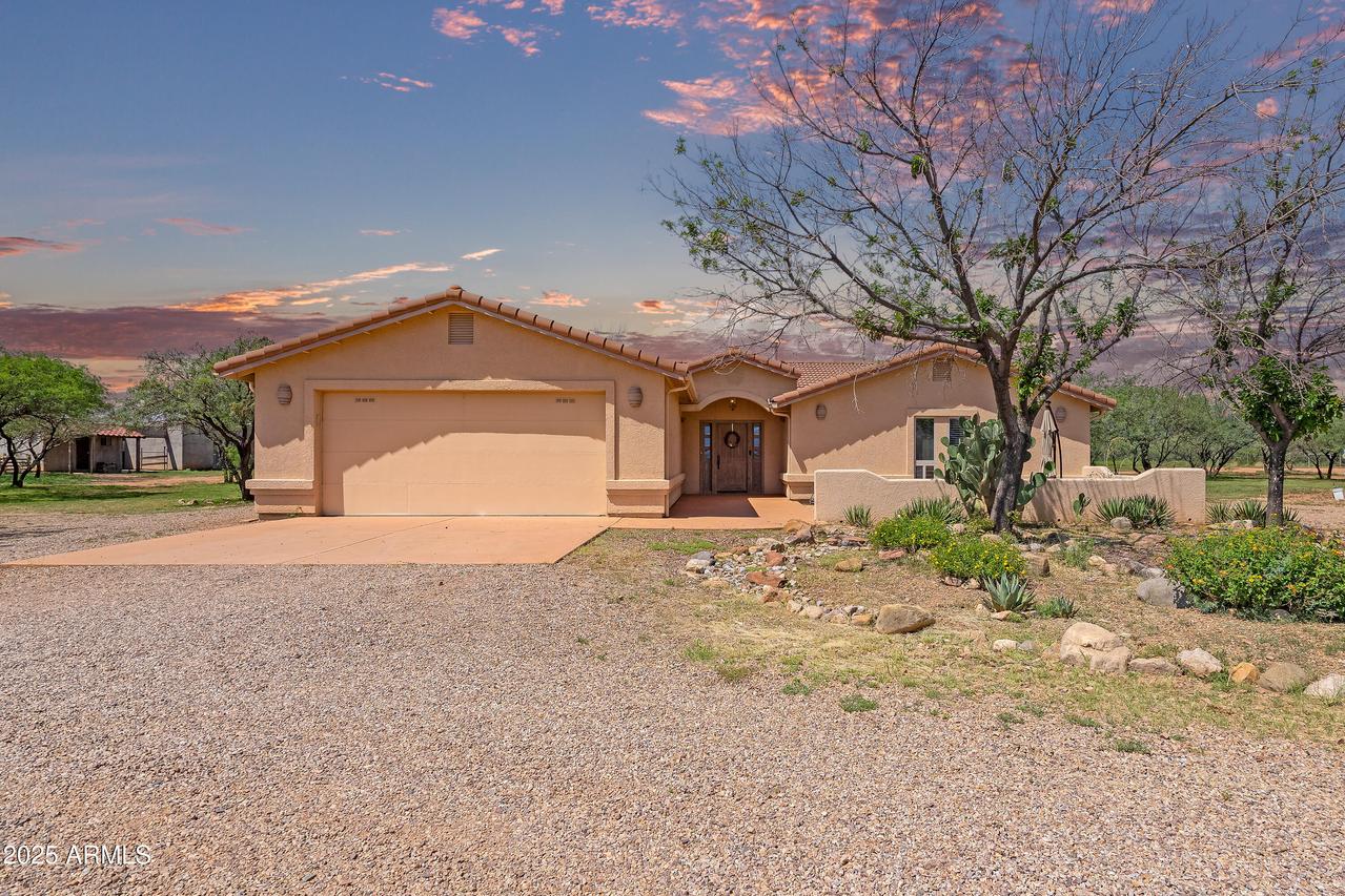9876 E Chandler Ln., Hereford, AZ 85615